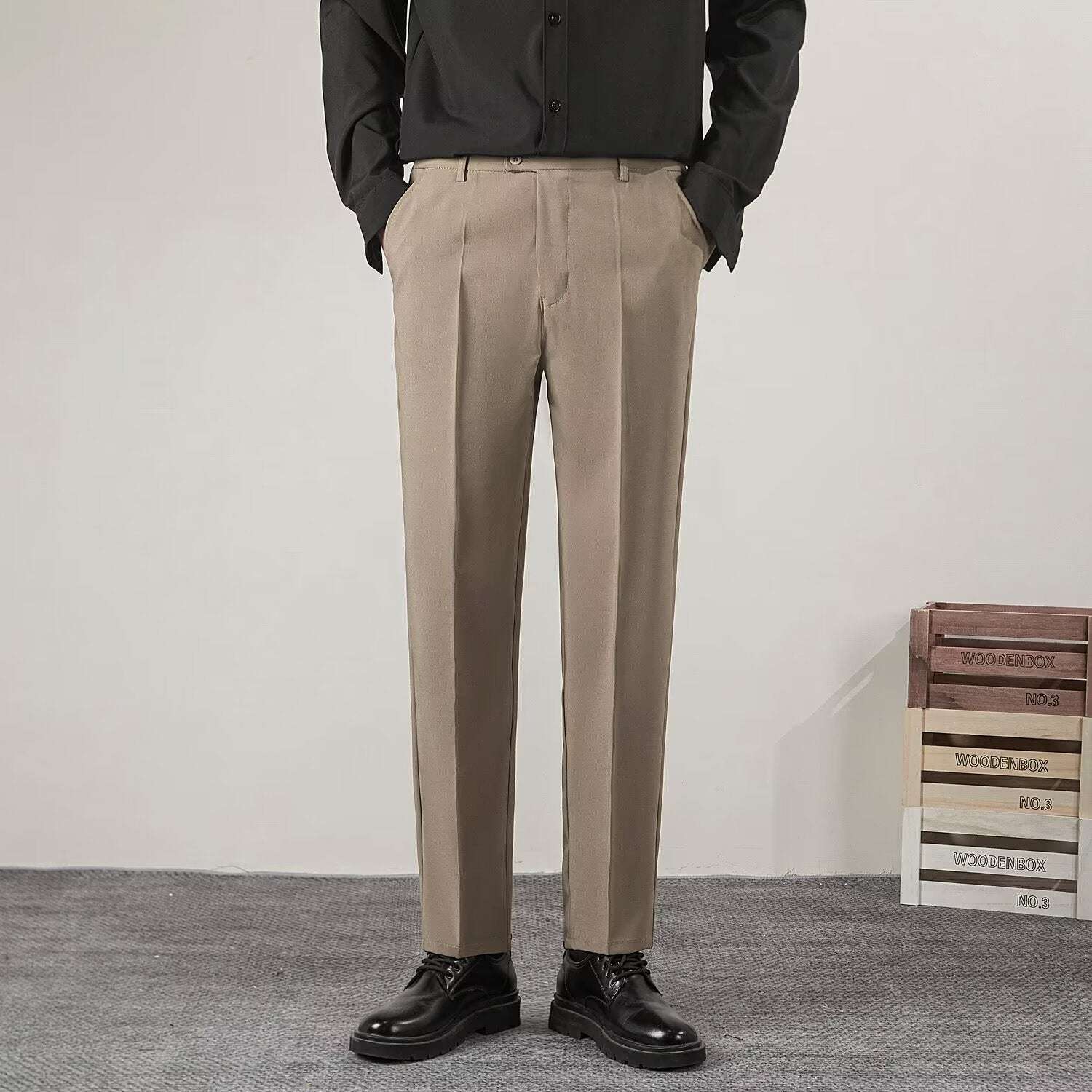 Pantaloni Classici con Chiusura Estesa
